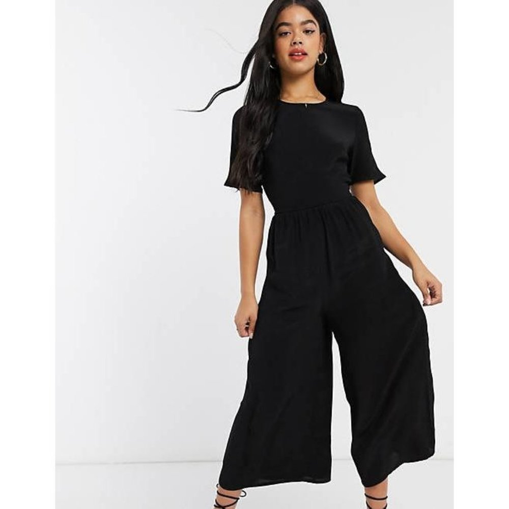 ASOS DESIGN tea jumpsuit with button back detail in black - Picture 2 of 6